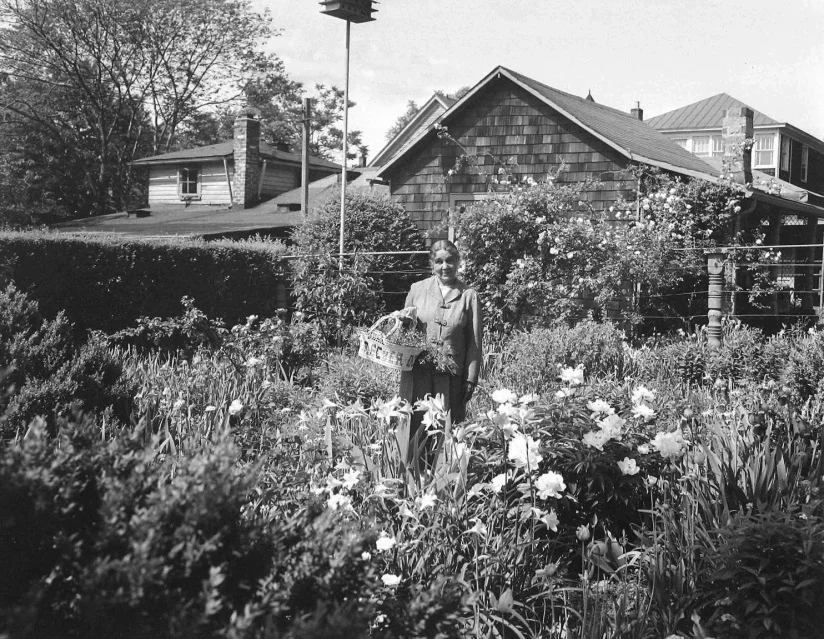  Anne in her garden &nbsp;&nbsp; 